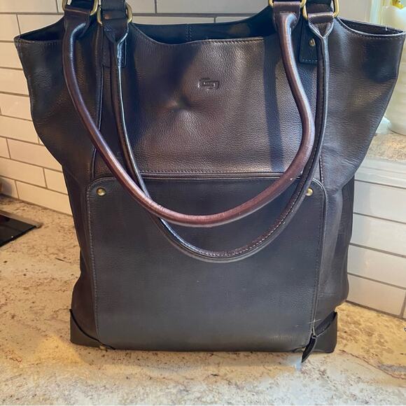 Solo New York 16" Leather Laptop Bucket Tote Bag - Picture 6 of 16